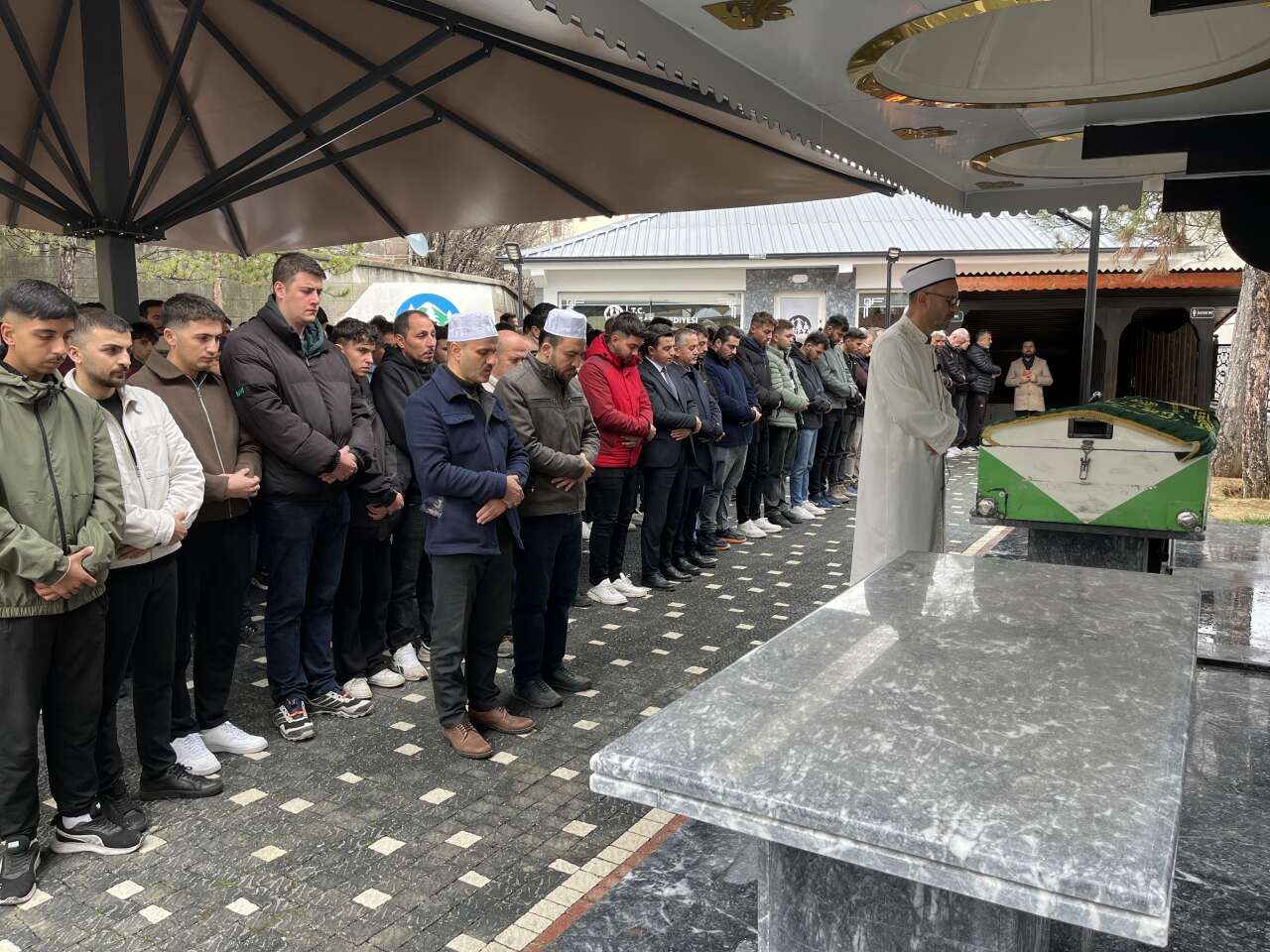 Ankara’daki ters yön faciasında ölen 5 kişi toprağa verildi 11